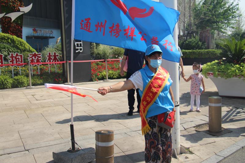 <strong>美女艹比网站</strong>